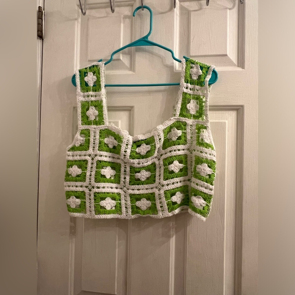Size large lime green white square floral flower crochet crop top tank